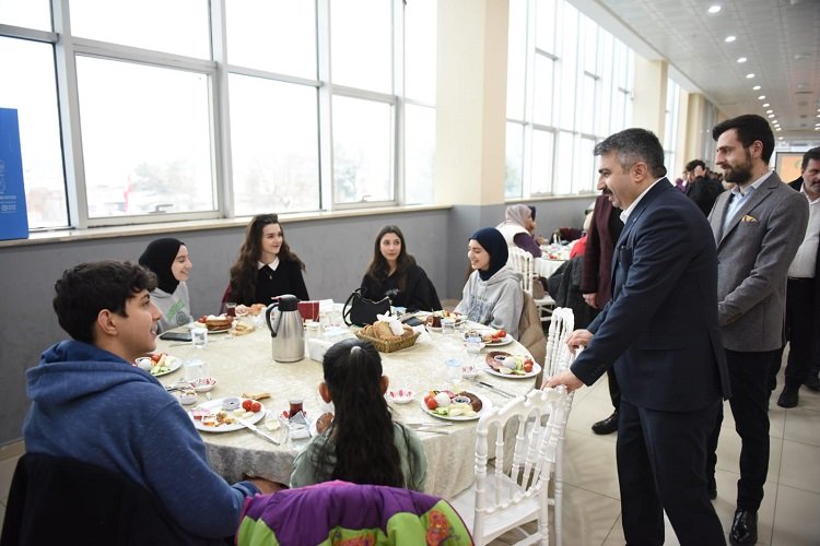 Başkan Yılmaz kahramanlarla buluştu