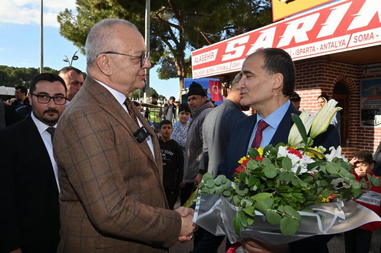 Manisa Alaşehir pazarında başkanlar moral buldu