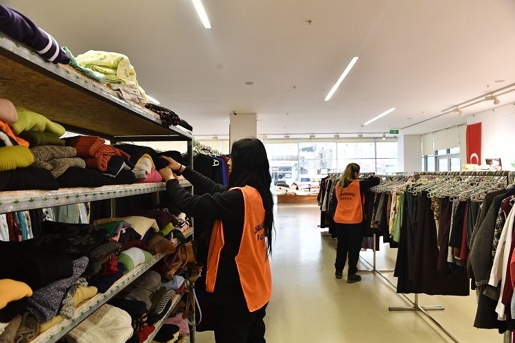 Sevgi Mağazası yürekleri ısıtıyor