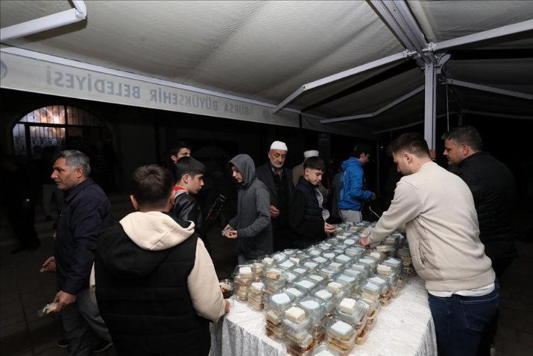 Başkan Alper Taban Teravih Programları’nda vatandaşla buluşuyor