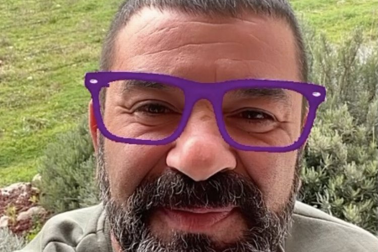 Ünlü oyuncu ‘mor gözlük’ farkındalığı