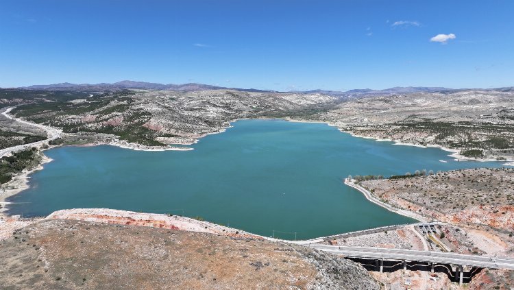 Altınapa Baraj Gölü çevresinde KOSKİ temizliği