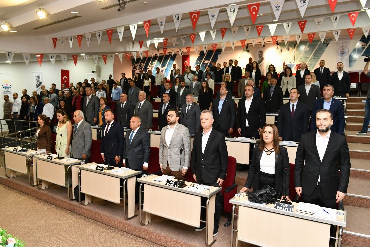 Çiğli Belediye Başkanı Yıldız’dan ilk mecliste uyum mesajı