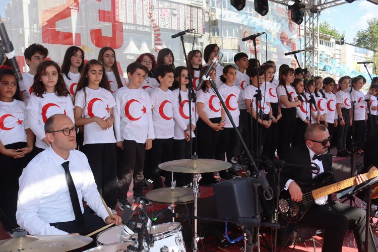 İzmit’te 23 Nisan coşkusu başladı