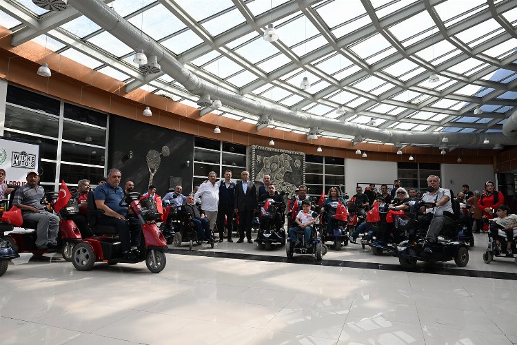Malatya’da 50 adet akülü engelli aracı teslim edildi