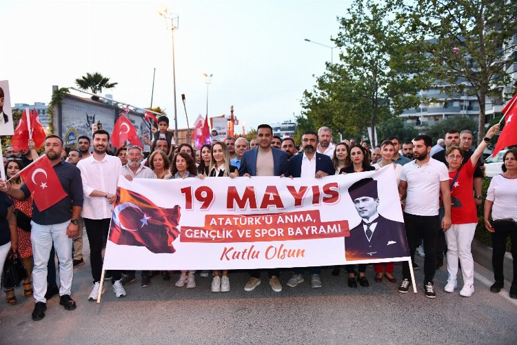 Çiğli’de coşku zirve yaptı… Çiğli’de Vosvos turlu selamlama