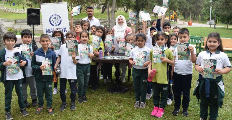 Çocuklar Ninem Korkut’tan masallar dinlediler