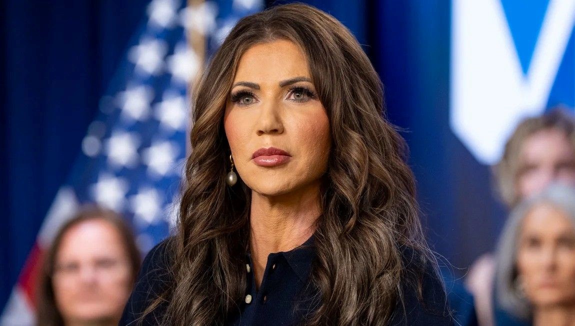 ABD İç Güvenlik Bakanı’nın çantası çalındı: Nakit parası tartışma konusu oldu