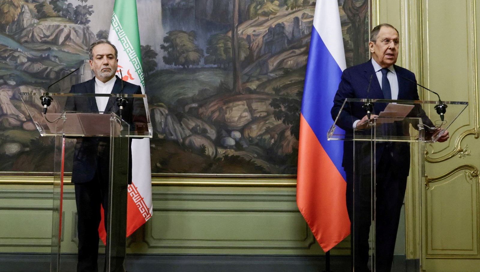 Arakçi, Lavrov’la görüştü: “Rusya’nın nükleer muahedede rol oynamasını umuyoruz”