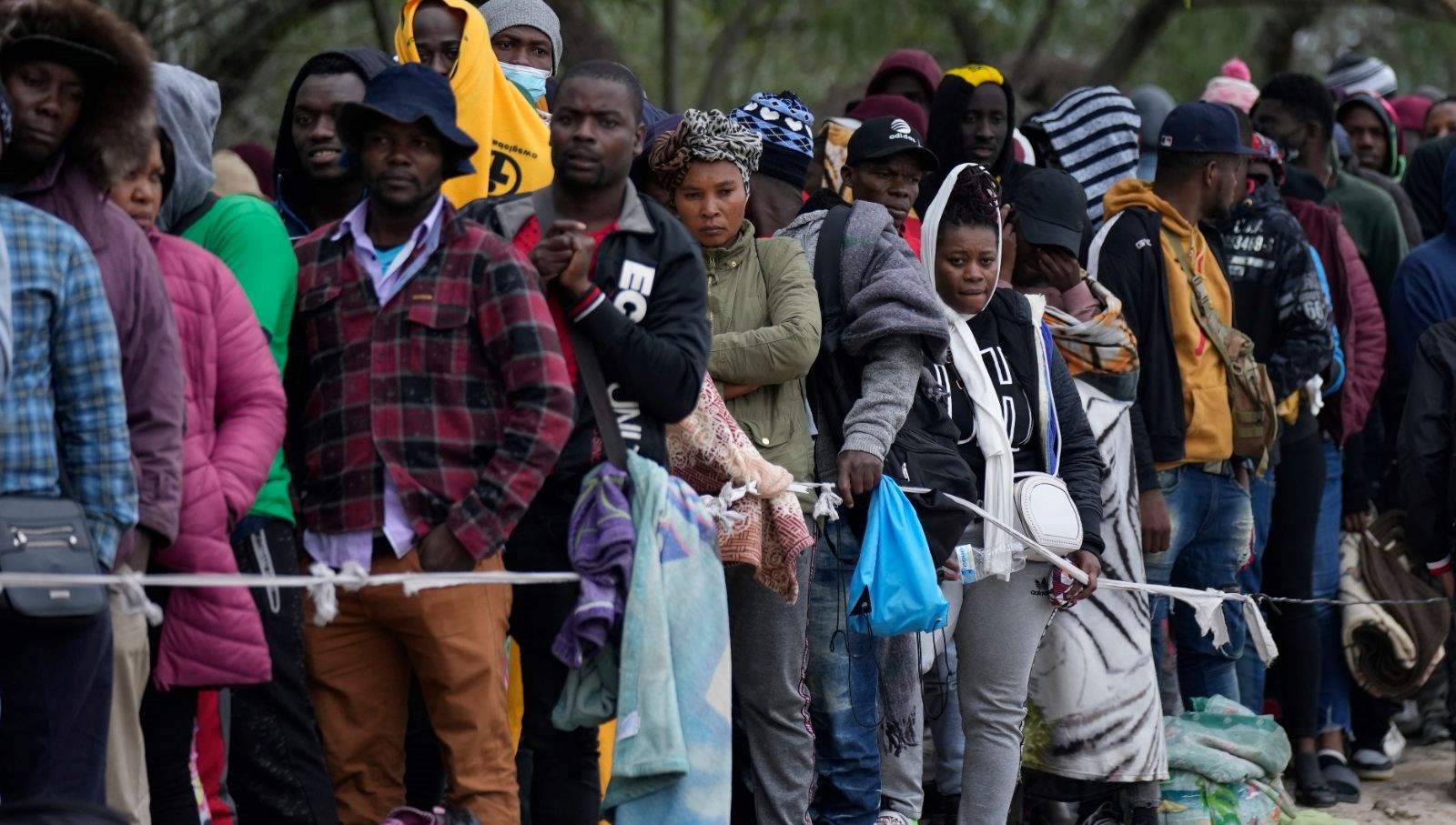 Evvel ABD, artık Dominik: 130’u aşkın bayan ve çocuk gözaltına alındı