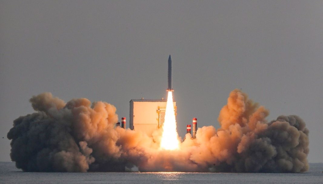 Güney Kore yeni casus uydusunu yörüngeye fırlattı: “Kuzey Kore’yi daha düzgün izlemek için”