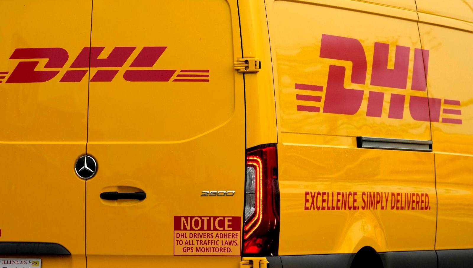 İktisatta Trump tesiri: DHL, ABD’ye yüksek fiyatlı teslimatları askıya aldı