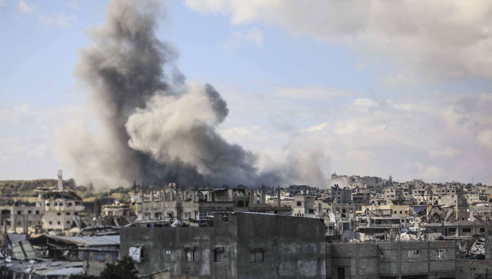 İsrail, Gazze’ye saldırdı: 4 Filistinli hayatını kaybetti