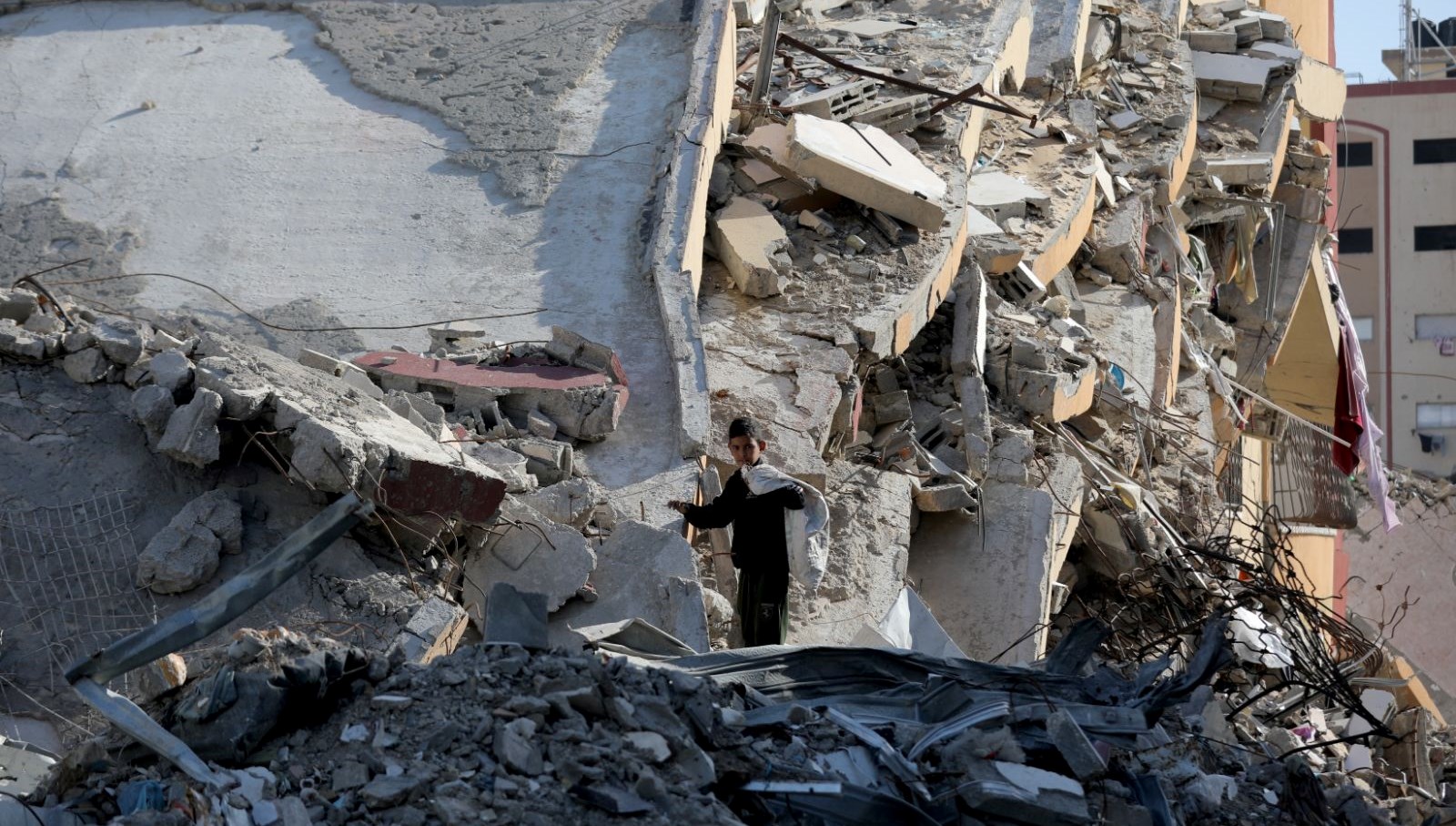 İsrail’den Gazze’ye hava atakları: 25 Filistinli hayatını kaybetti