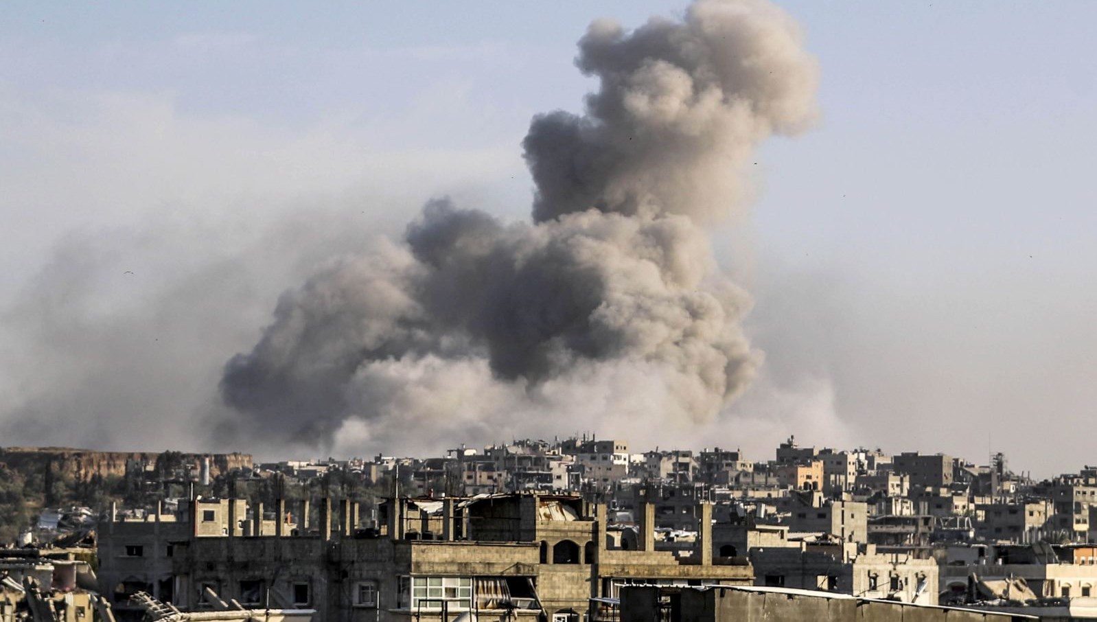 İsrail’in Gazze’deki hava taarruzlarında 53 Filistinli öldü