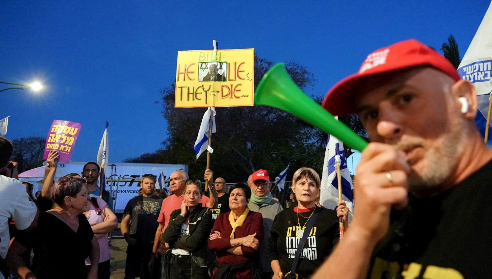 İsrailli rehine yakınlarından hareket daveti: “Savaş bitmeli, esirler geri getirilmeli”