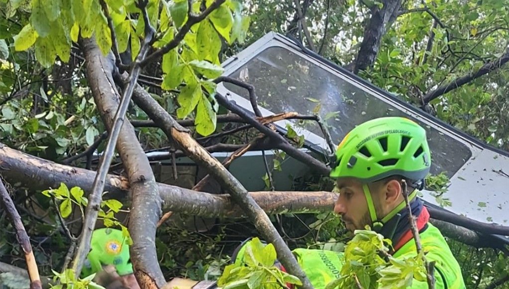 İtalya’da teleferik faciası: Çekme halatı koptu, 4 kişi öldü