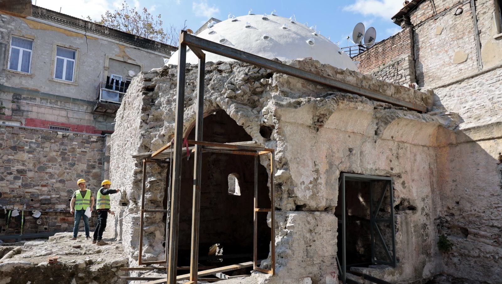 İzmir’deki tarihi Kıllıoğlu Hamamı ayağa kaldırılıyor