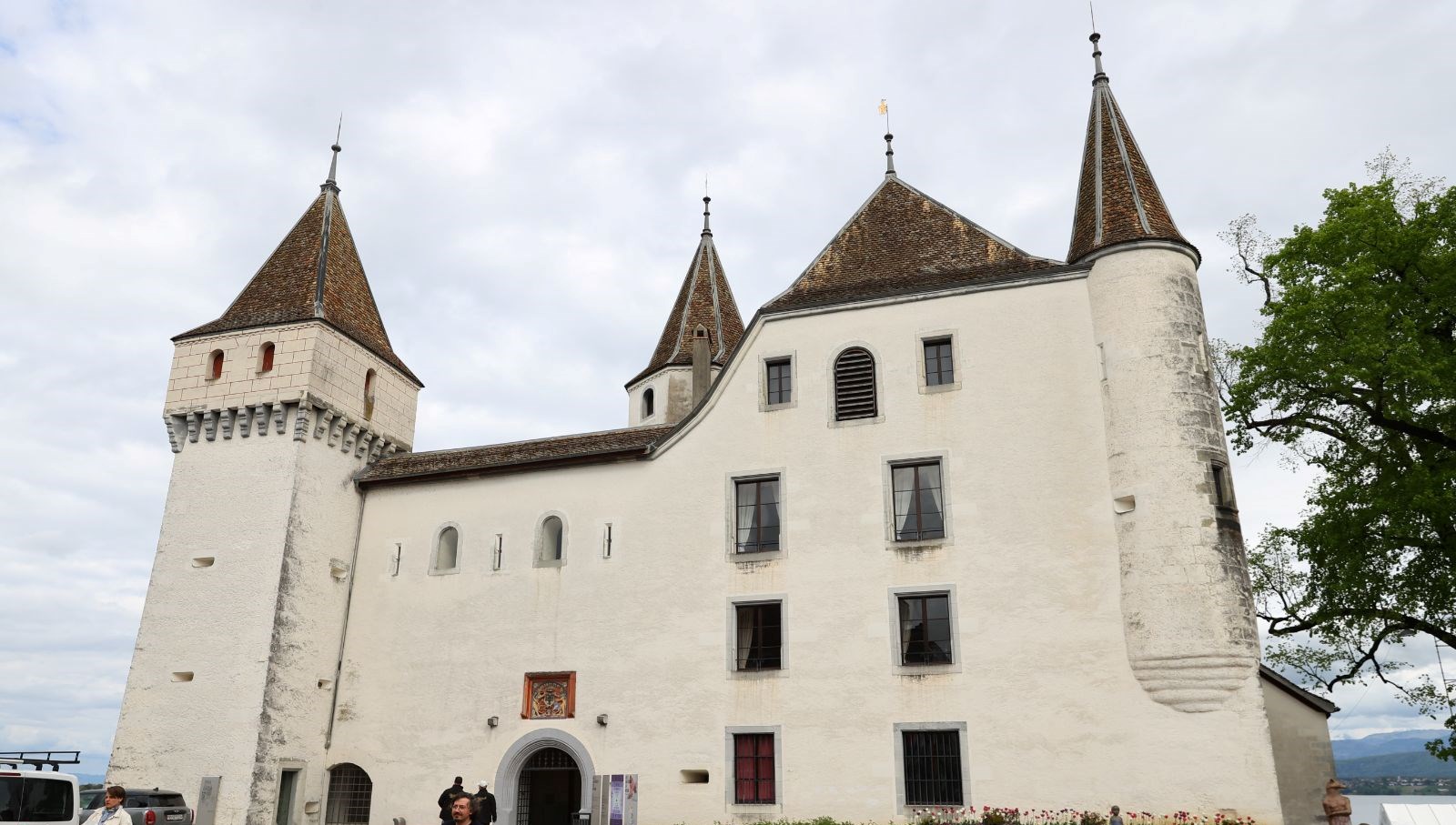 Liman kenti Nyon turistlerin odak noktası