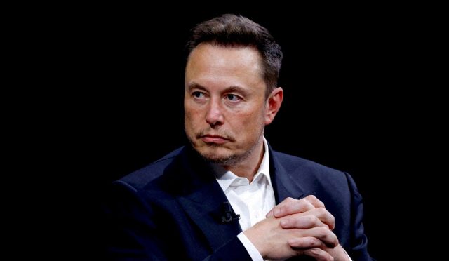 musk-tarih-verdi-robotlar-cerrahlari-gececek-3iWAf78A.jpg