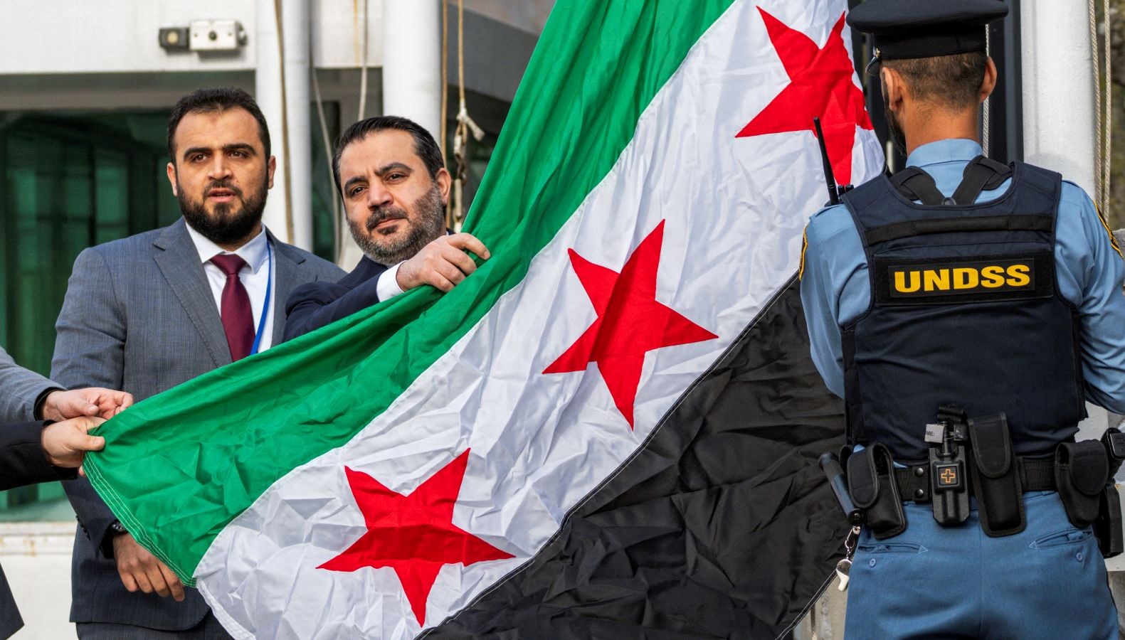 New York’taki BM merkezinde, yeni Suriye bayrağı dalgalanıyor