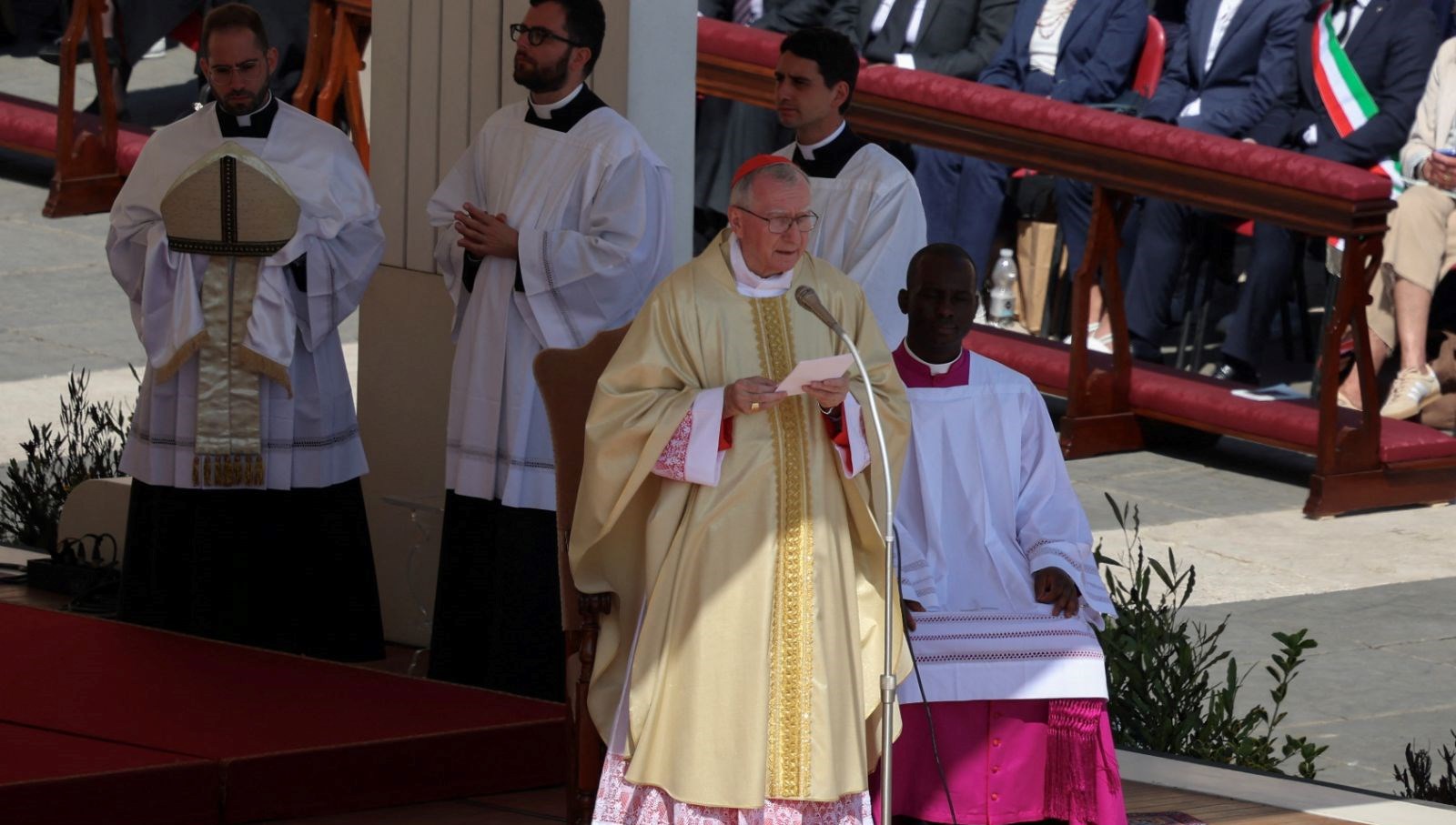 Papa Francis için özel yas ayini yapıldı
