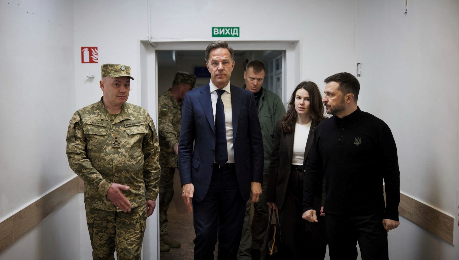 Paris toplantısına bildiri: “Avrupa savaş istiyor”