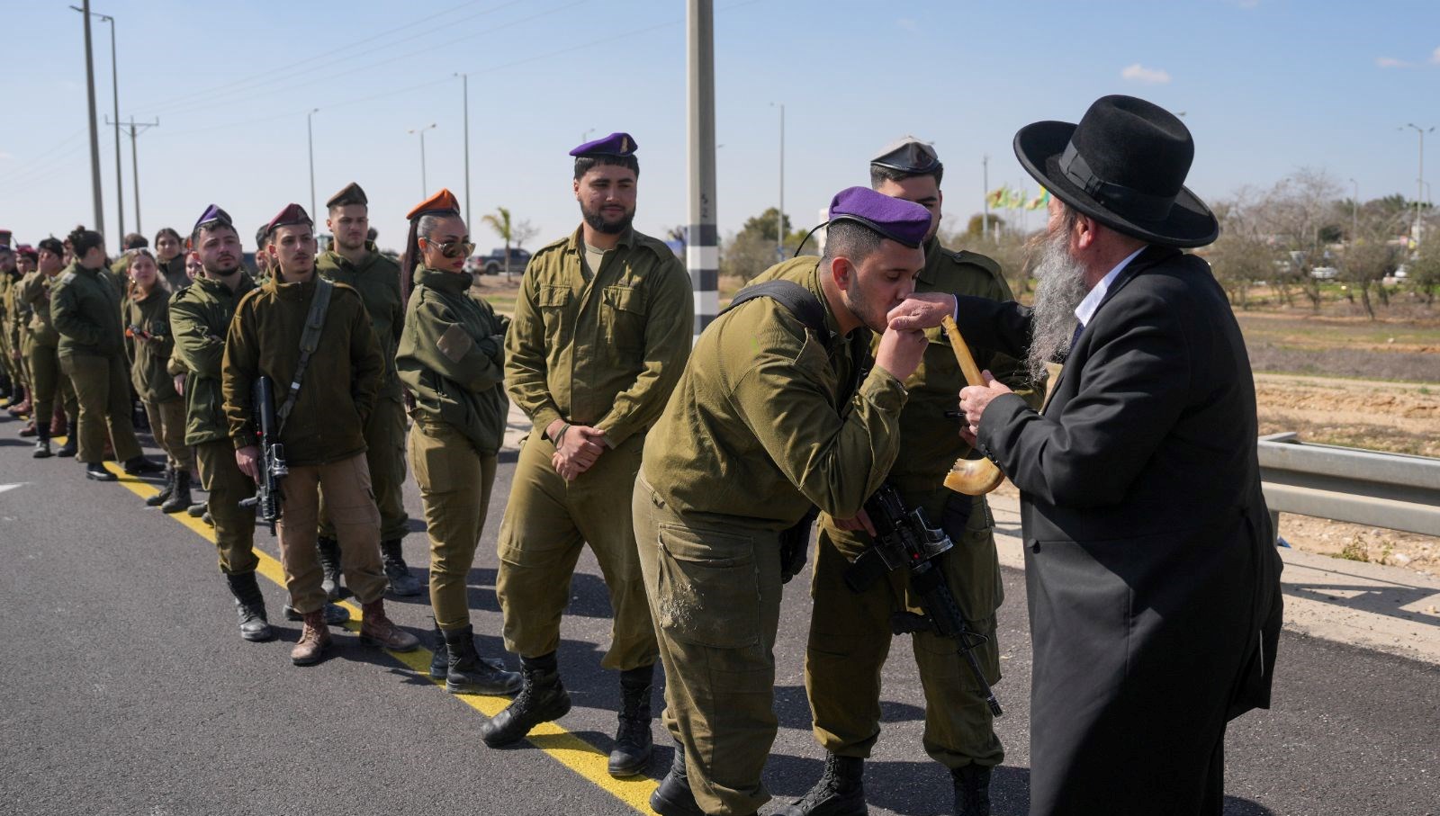 Siyonist ordudan tarihte bir birinci: Askerler artık sakal için müsaade almayacak