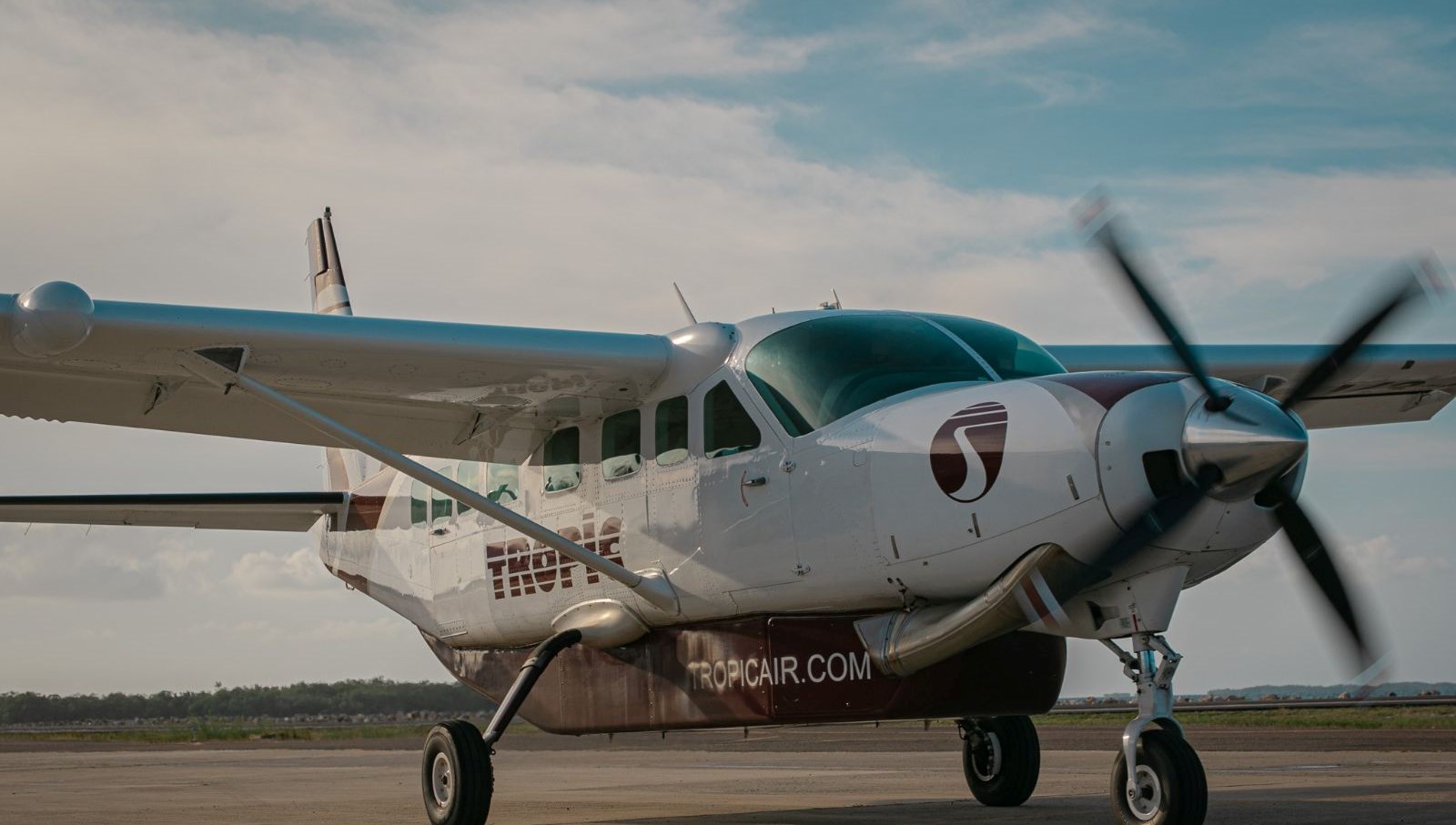 Uçak kaçırmaya çalışan kişiyi yolcu durdurdu