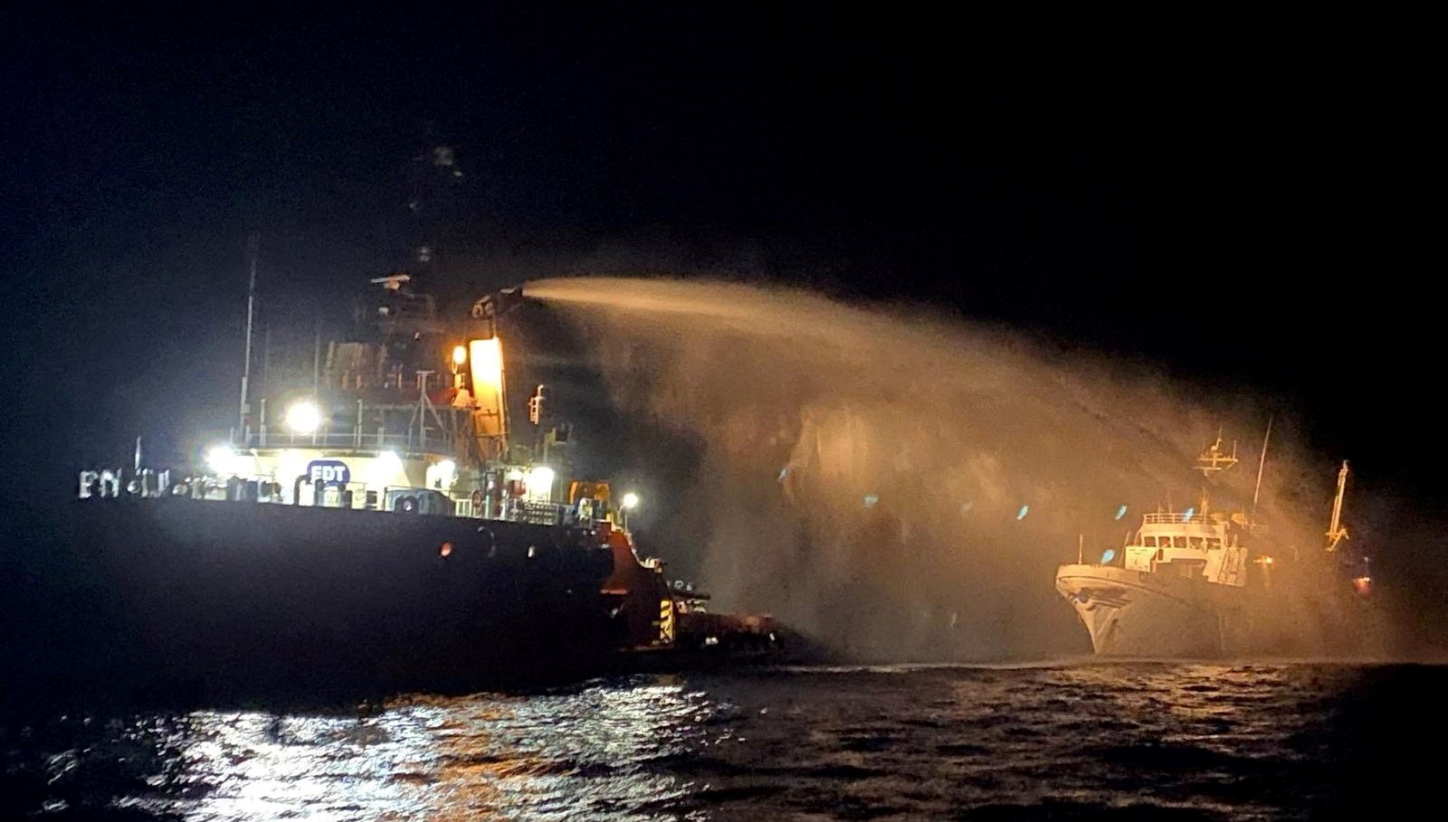 Gazze’ye insani yardım götüren gemi bombalandı