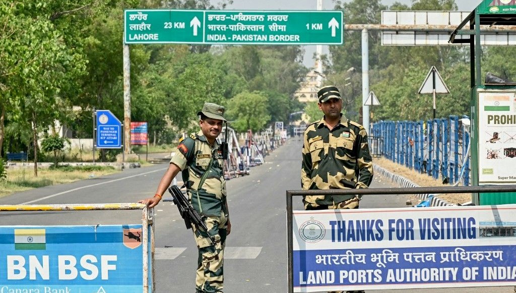 Hindistan’a gözdağı: Pakistan, 450 kilometrelik balistik füzeyi test etti