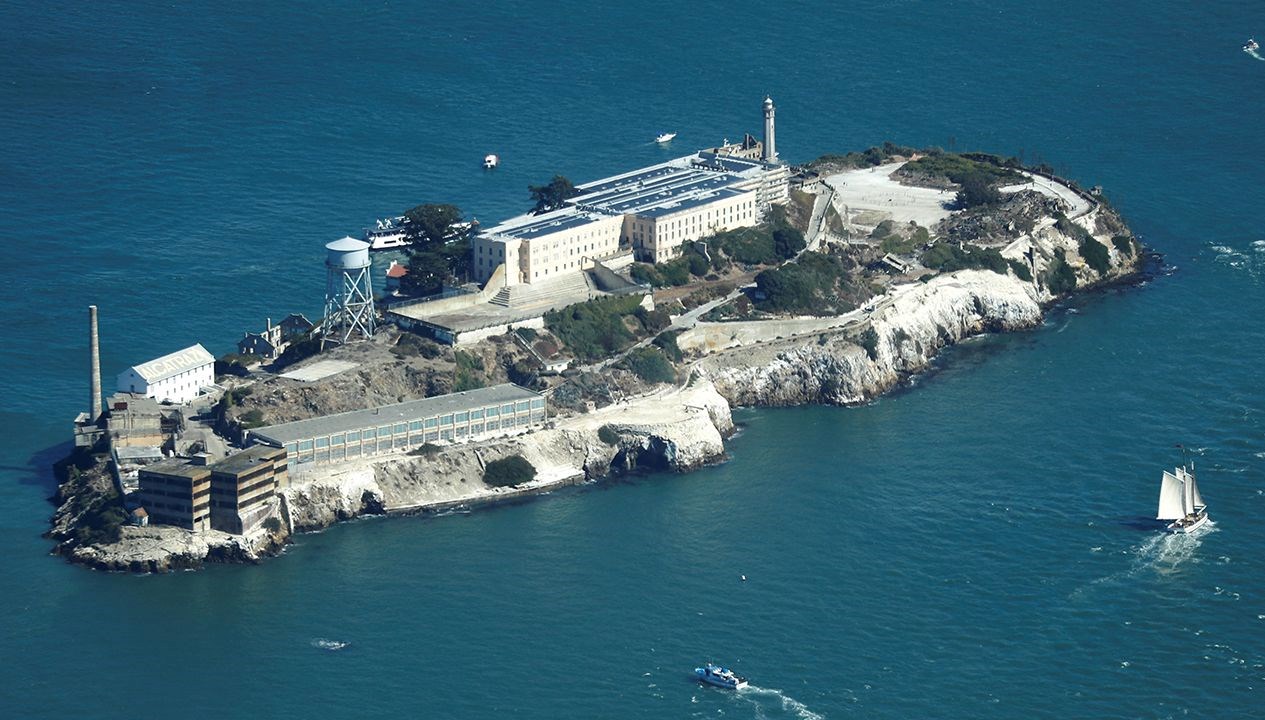 Trump talimat verdi: Alcatraz azılı hatalılar için açılıyor