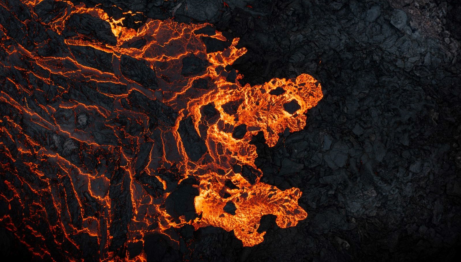 Dünya’nın derinliklerinde şaşırtan keşif: Kayalar sıvı üzere akıyor!