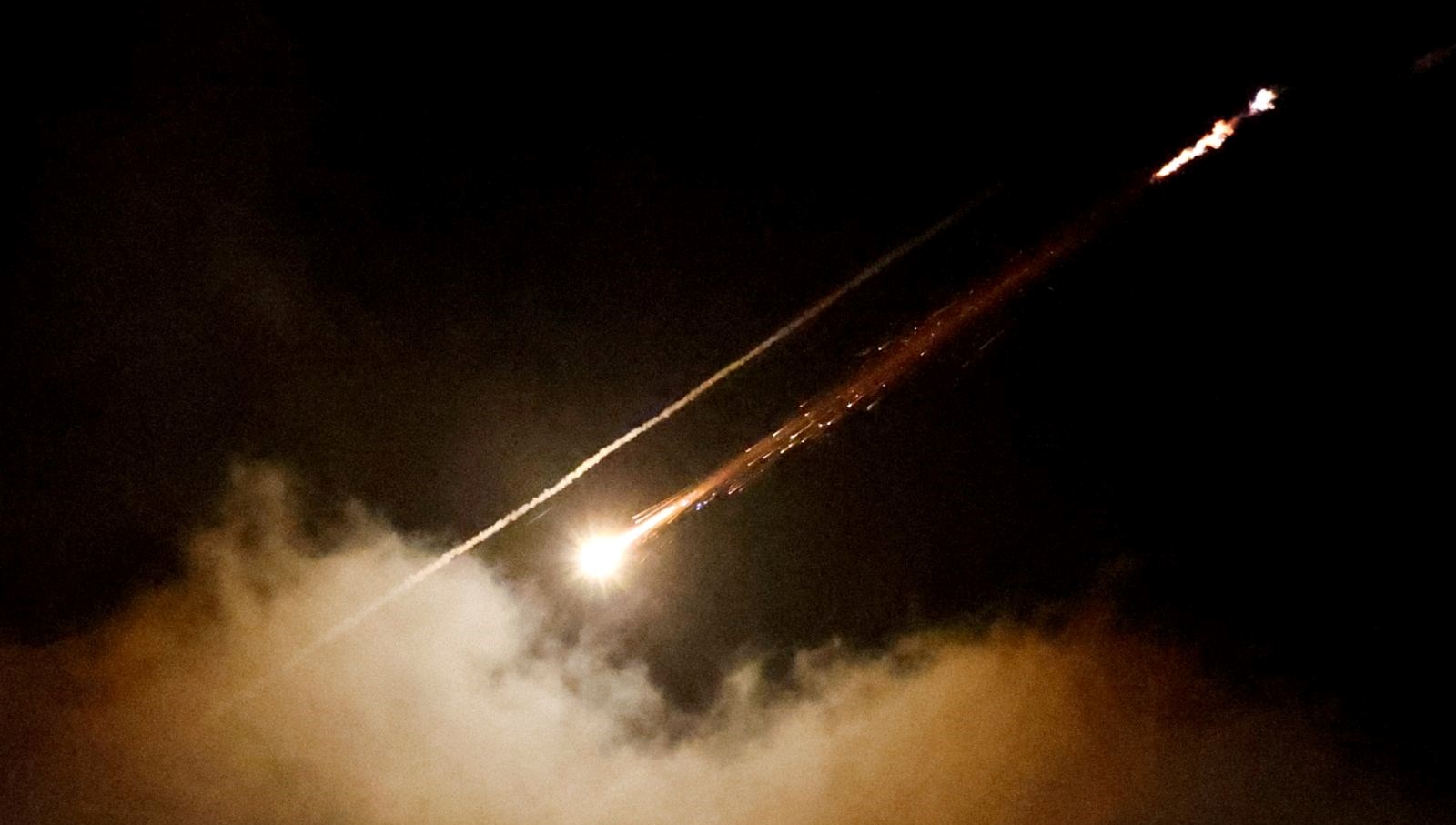 İran’ın yeni metodu: İsrail’in savunması bozuldu, sistemler birbirini vurdu