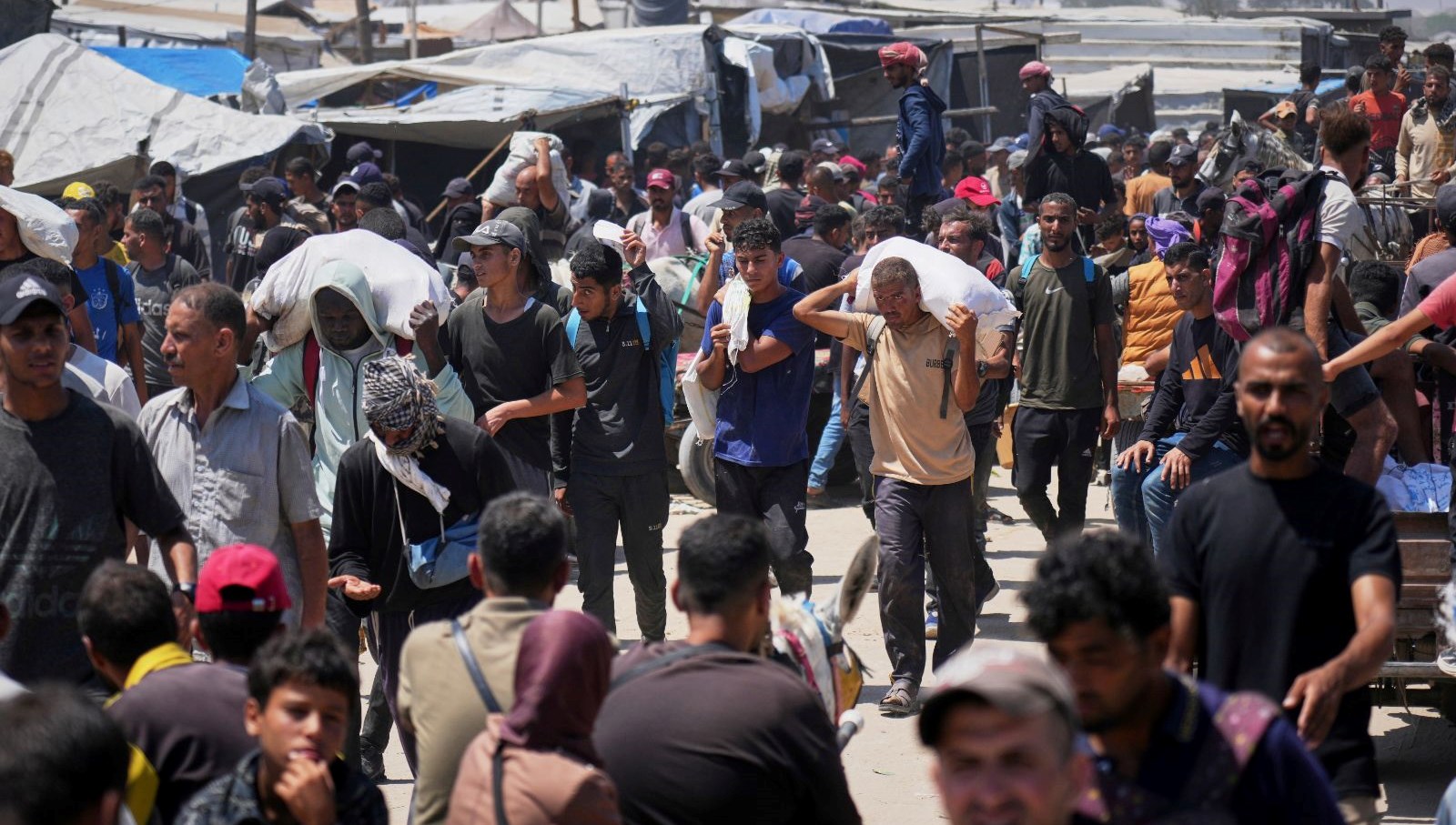 İsrail, tekrar Gazze’de yardım bekleyenlere saldırdı: 45 Filistinli öldü