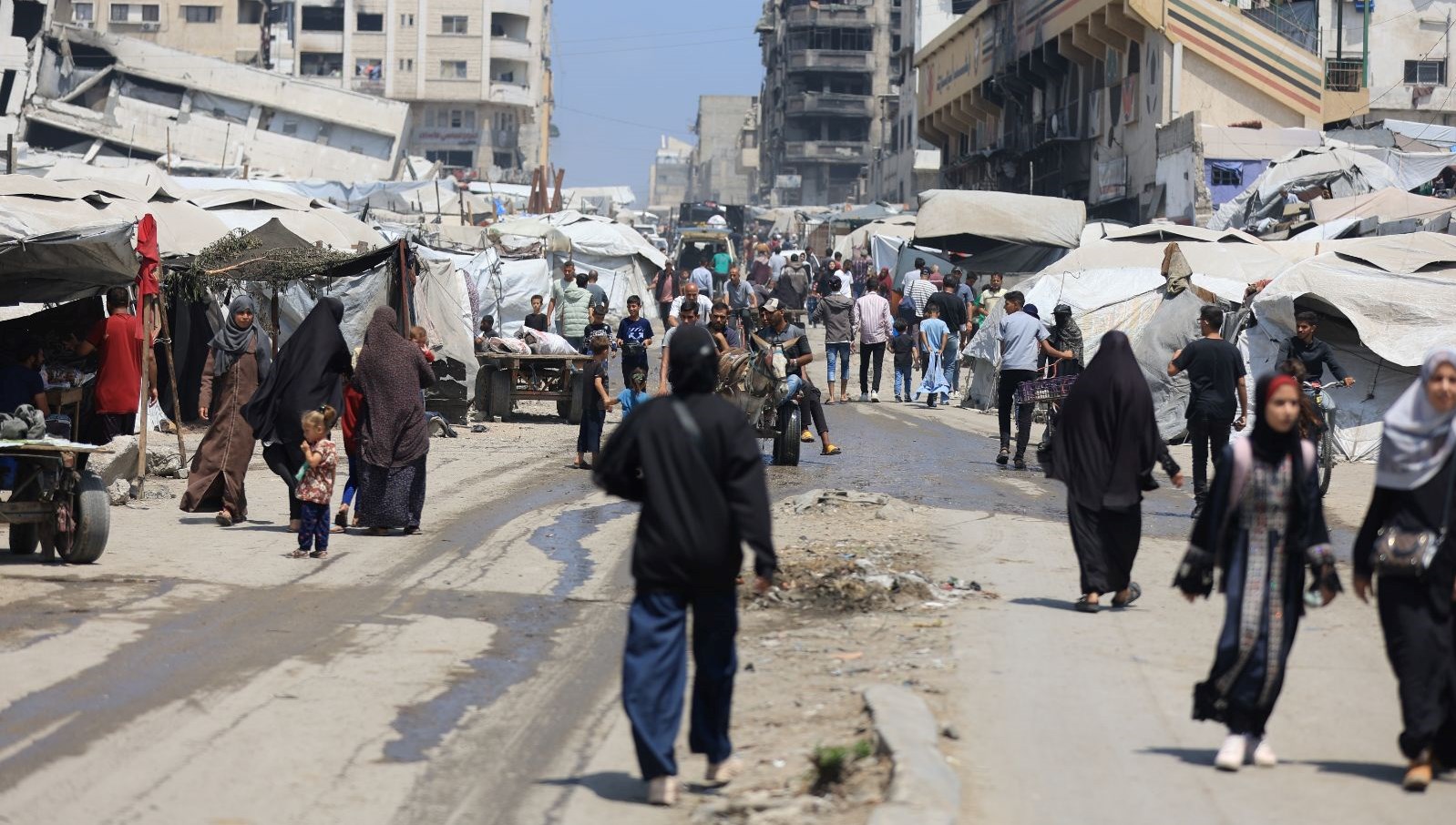 İsrail, tekrar yardım bekleyen Filistinlileri maksat aldı: 20 meyyit