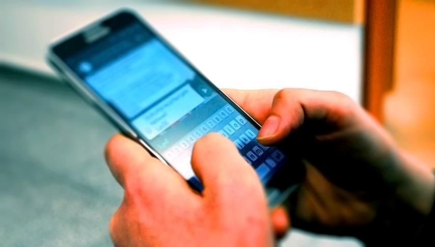 İtalya’da liselerde öğrencilerin cep telefonu kullanması yasaklandı