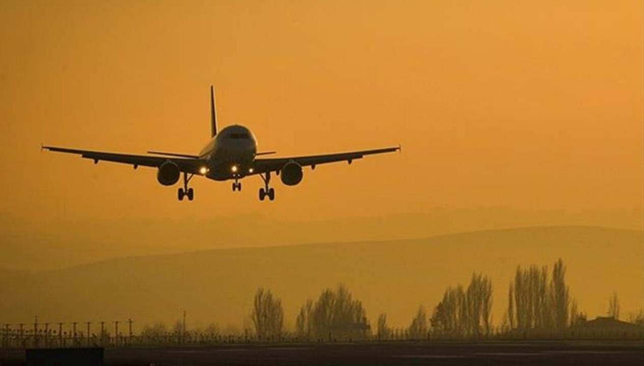 Kabin memuru üzere davranıp 120 kere ücretsiz uçtu