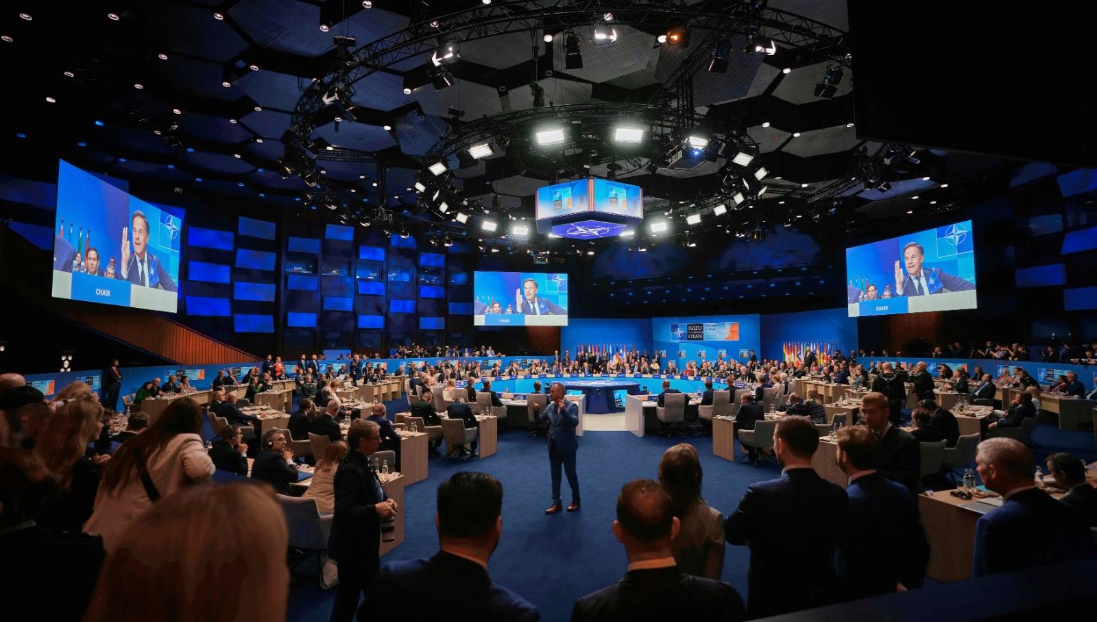 Trump NATO Tepesi’nde konuştu: Çatışma yine başlayabilir