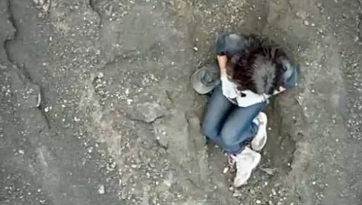 Yanardağın içine düşen turist dört gün sonra meyyit bulundu