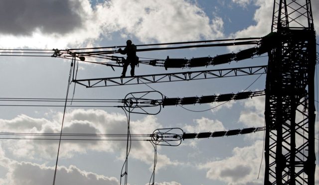 cekyada-elektrik-kesintisi-14-bolgeden-5i-etkilendi-prag-metrosu-durdu-L7bEiiYi.jpg