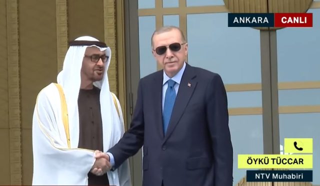 cumhurbaskani-erdogan-bae-lideri-el-nahyan-ile-ankarada-bir-ortaya-geldi-aJzRx9yk.jpg