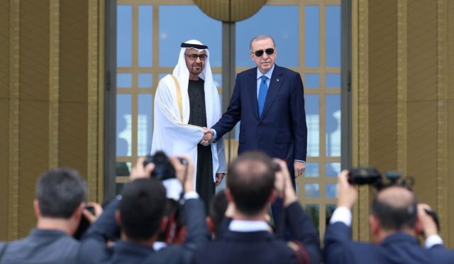 cumhurbaskani-erdogan-bae-lideri-el-nahyan-ile-bir-ortaya-geldi-7-muahede-imzalandi-i78FwhFH.jpg