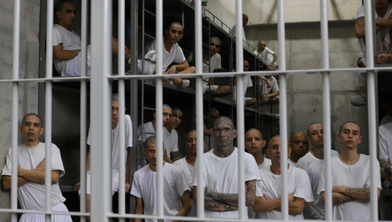 El Salvador: “Cehennemdeki” göçmenler ABD’nin sorumluluğunda
