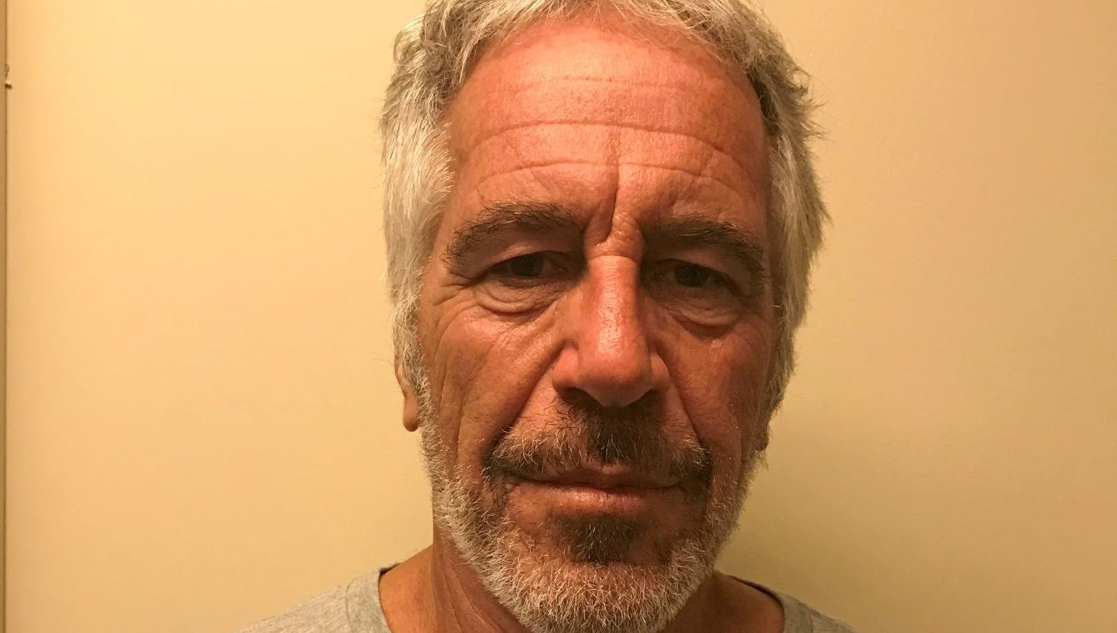 Epstein’in hapishanedeki son imgeleri incelendi: “Videoda oynanmış ve bir dakika kayıp”
