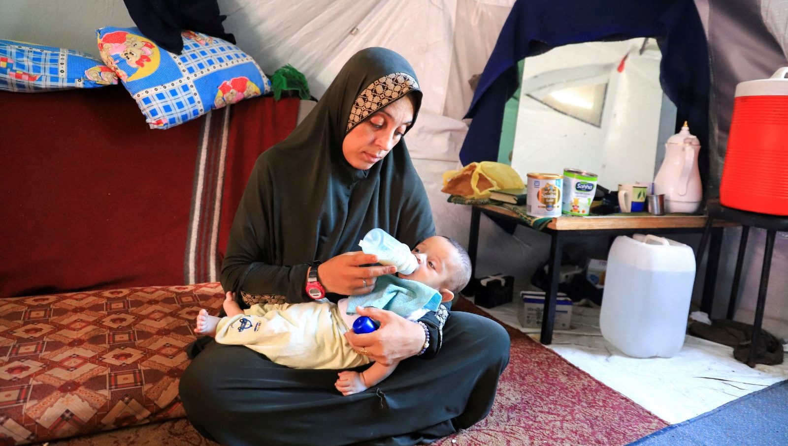 Gazze’de 50 bin anne aç, bebeklere mama kalmadı