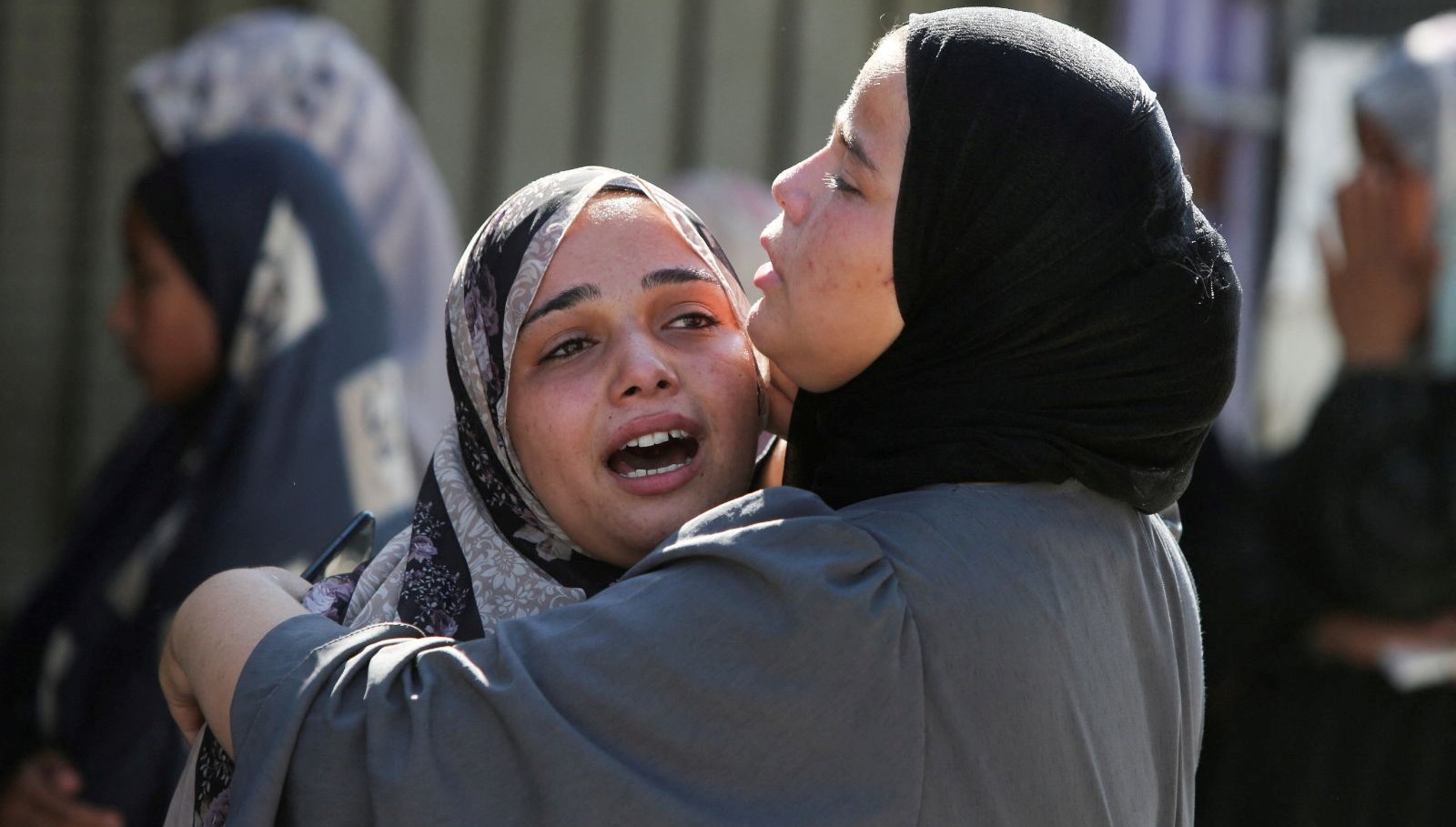 Gazze’de katliam: İsrail ordusu gazla müdahale etti, izdihamda 21 Filistinli öldü