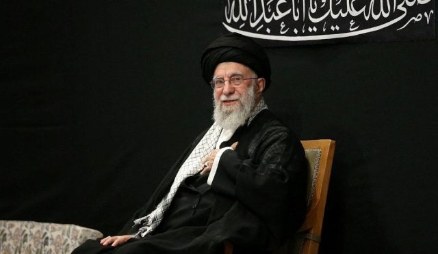 hamaney-israil-ile-savasin-akabinde-birinci-kere-kamuoyu-karsisina-cikti-ms4Su6y5.jpg