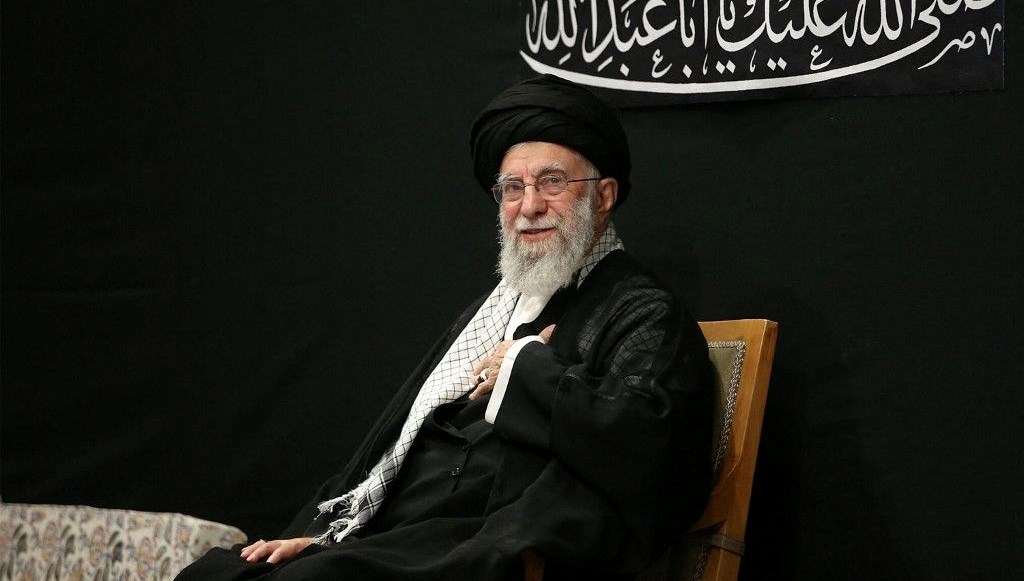 Hamaney, İsrail ile savaşın akabinde birinci kere kamuoyu karşısına çıktı