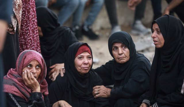 israilden-gazzeye-akin-yedi-filistinli-hayatini-kaybetti-w7I3LCtL.jpg